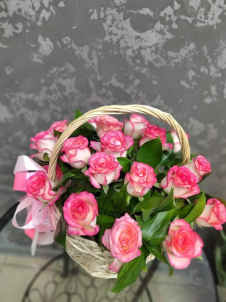 Цветочная композиция из Розы в корзине в Суне