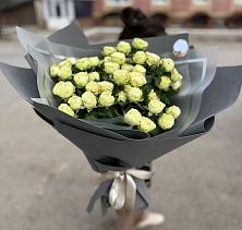 Букет Белые кустовые розы Солинеро в Суне