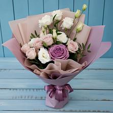 Букет цветов из:  Розы и Лизиантусы в Суне