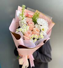 Букет цветов из:  Хризантемы и Розы в Суне